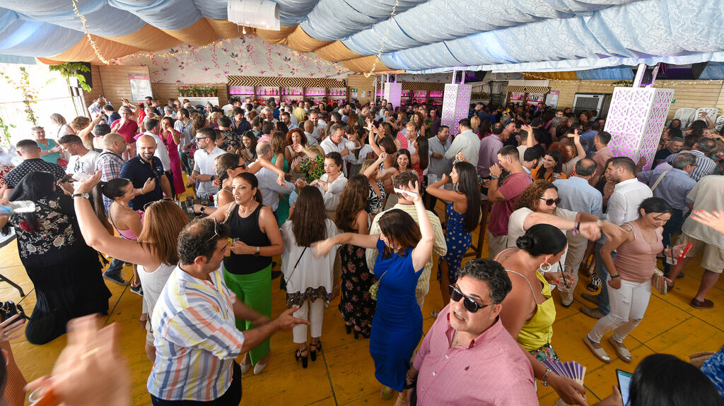 Fotos del ambiente en el jueves de la Feria Real de Algeciras