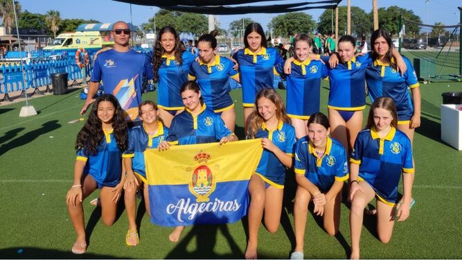 El equipo infantil femenino del Club Waterpolo Algeciras