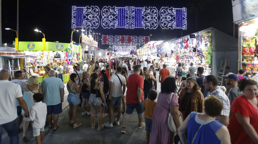 B&uacute;scate en las fotos de la noche del lunes en la Feria de La L&iacute;nea 2023