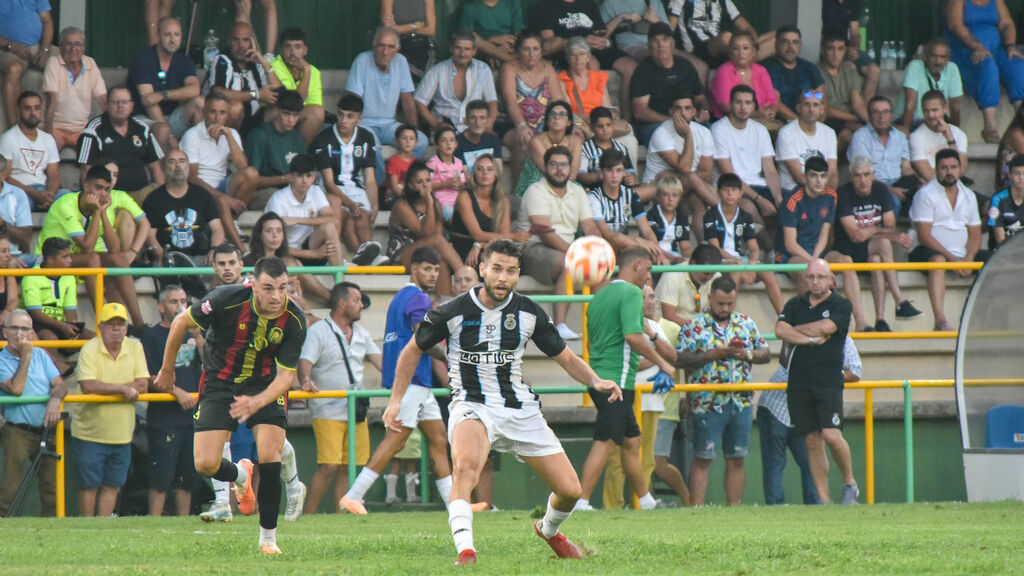 Las fotos del UD Los Barrios-Balona de pretemporada (0-1)