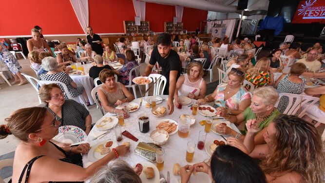 La comida de mujeres, organizada por la Asociación Carmen Bru