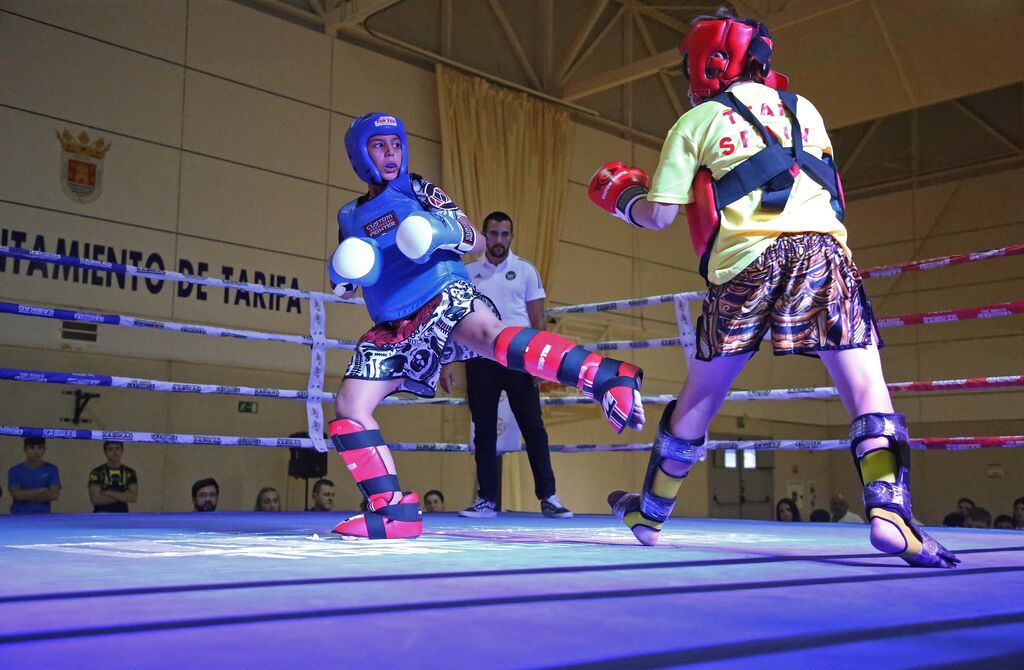 Velada de kick boxing en Tarifa, en im&aacute;genes