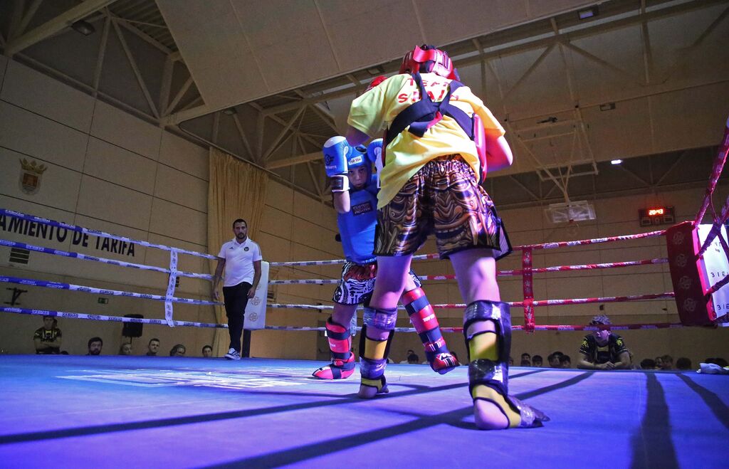 Velada de kick boxing en Tarifa, en im&aacute;genes