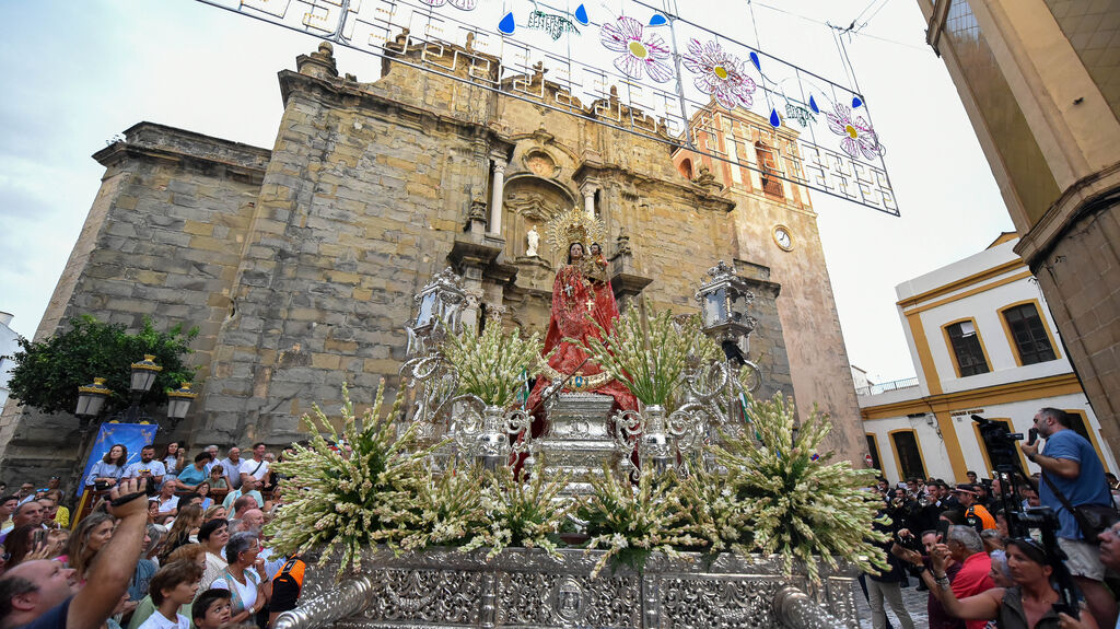 La procesi&oacute;n de La Virgen de la Luz en Tarifa, en imagenes