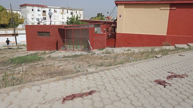 Rastros de sangre en el lugar donde fue asesinado Jesús Maya, el 3 de octubre de 2022.