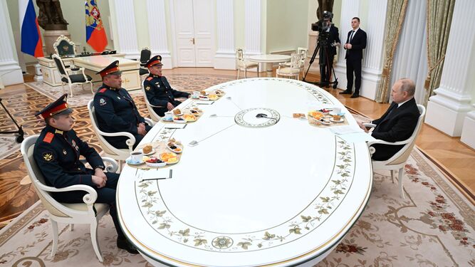 El presidente ruso, Vladimir Putin, participa en un encuentro con militares implicados en la "operación militar especial" en Ucrania.