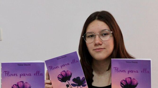 La joven que ha escrito un libro en Valverde del Camino.