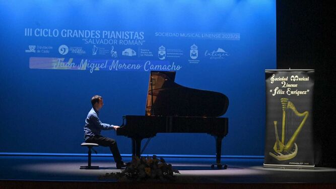 Juan Miguel Moreno Camacho, al piano.