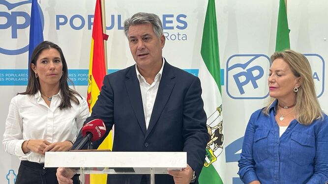 De izquierda a derecha Auxi Izquierdo, Ignacio Romaní y Macarena Lorente, en la rueda de prensa de este viernes.