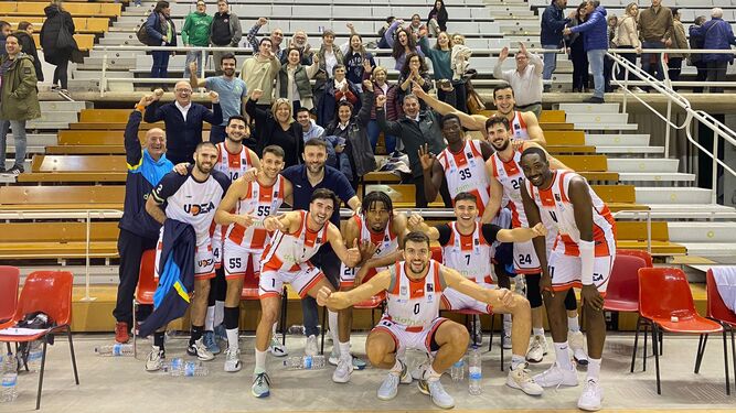 Udea celebra su victoria en Huesca.