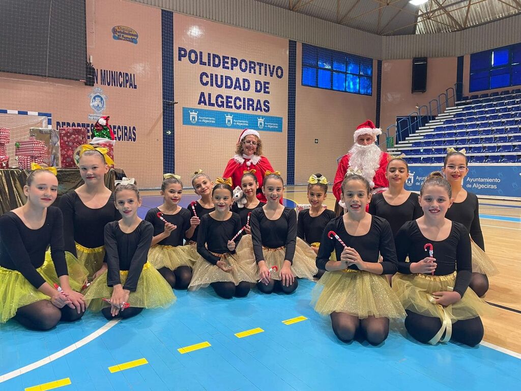 El Club de Gimnasia R&iacute;tmica de Algeciras celebra su gala de Navidad