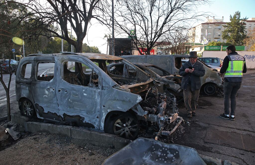 La Polic&iacute;a Nacional investiga el incendio de diez coches en dos calles de la barriada algecire&ntilde;a de San Jos&eacute; Artesano