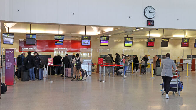 Zona de facturación de la terminal de salida del Aeropuerto de Jerez.