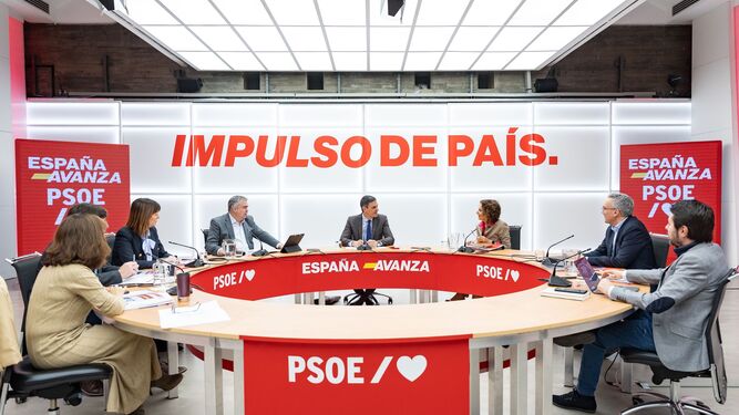Pedro Sánchez presidió el Comité Organizador de la Convención Política del PSOE después de la entrevista en RNE.