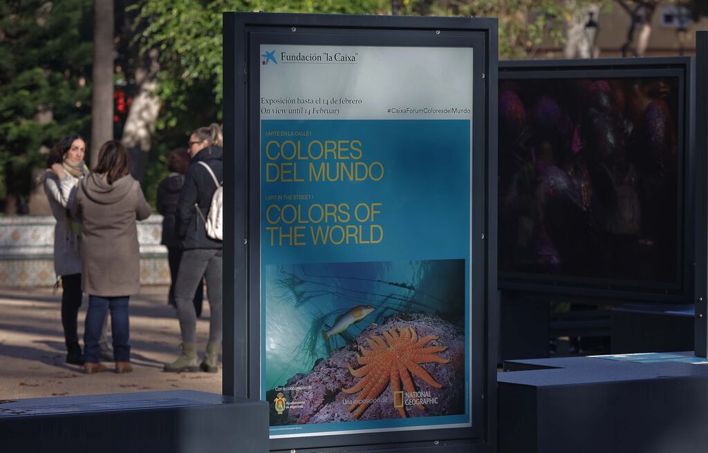 La exposici&oacute;n 'Colores del Mundo' del parque Mar&iacute;a Cristina de Algeciras, en im&aacute;genes