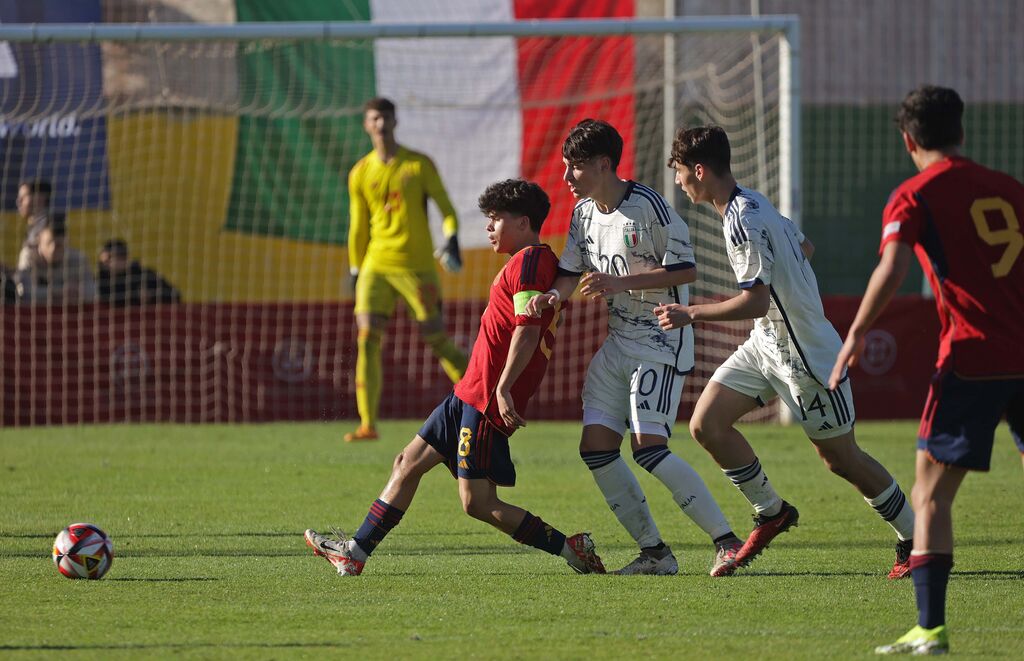 Las mejores fotos del segundo partido Espa&ntilde;a - Italia sub-17 en Los Barrios