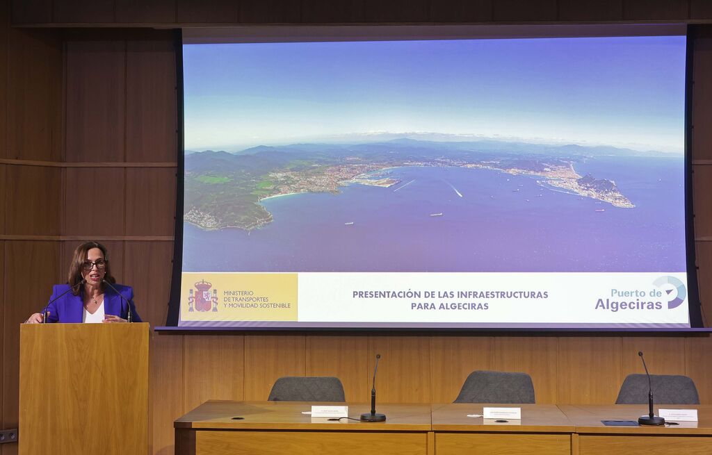 Fotos de la jornada de trabajo del ministro de Transportes en el Puerto de Algeciras