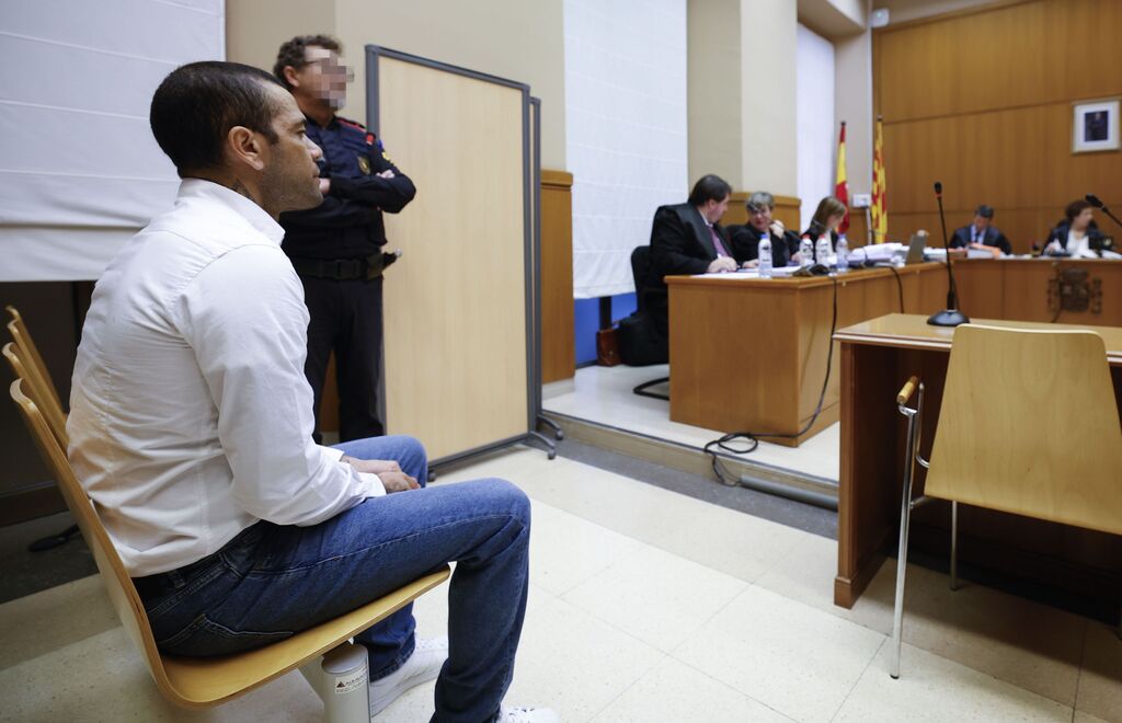 Las fotos de Dani Alves en el juicio por presunta violaci&oacute;n