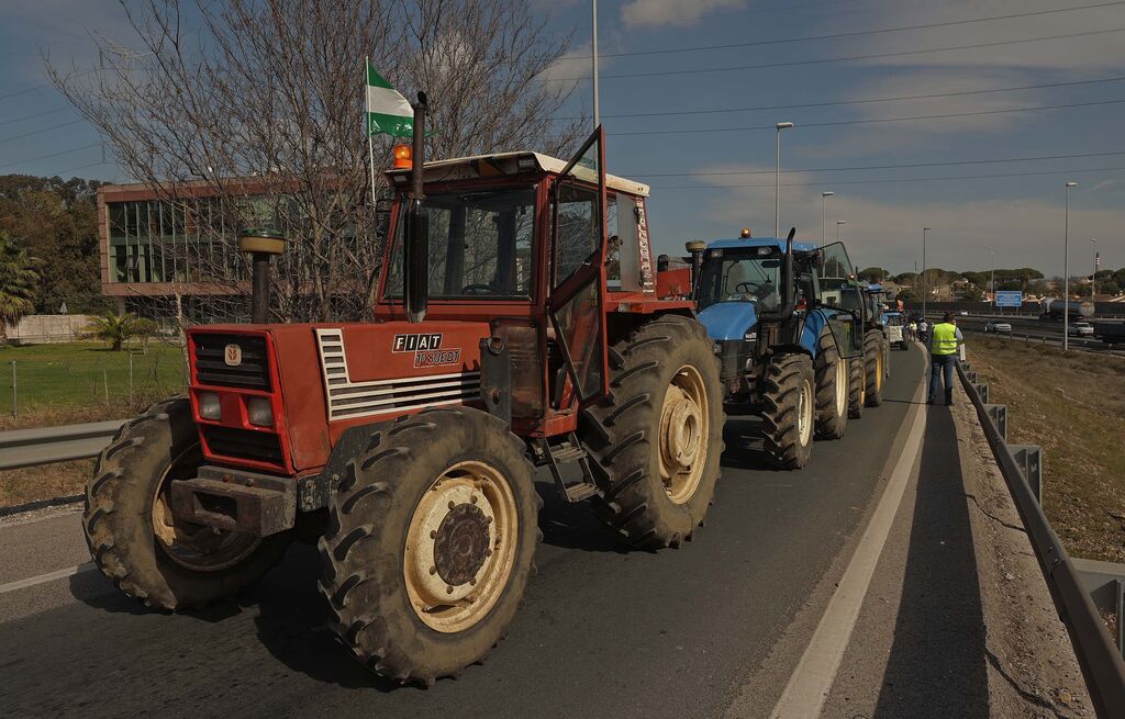 Fotos de la tractorada de agricultores del Valle del Guadiaro en el Campo de Gibraltar