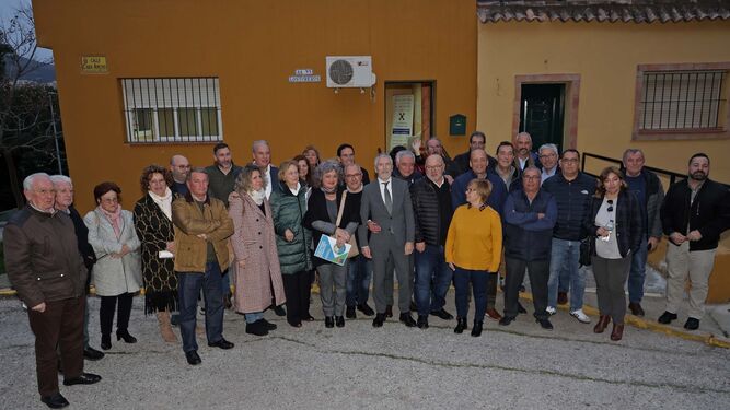 Grande-Marlaska, este jueves, en Algeciras, junto a representantes de los colectivos antidroga del Campo de Gibraltar y algunas autoridades.