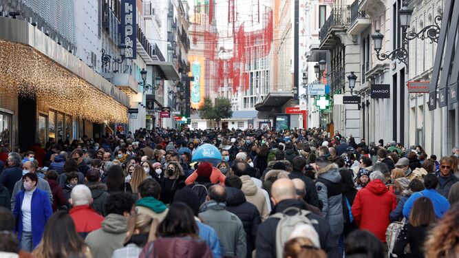 La calle Preciados de Madrid, repleta de gente.