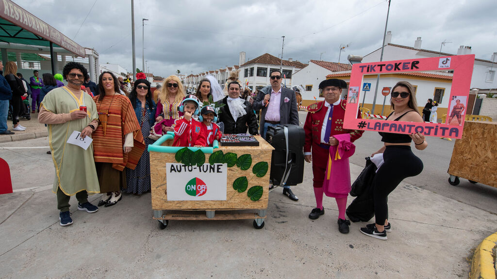 Fotos del pasacalles y ambiente de Carnaval en Castellar