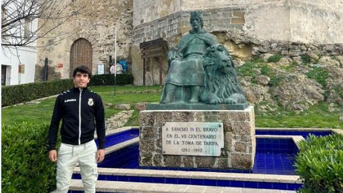 Pepe Greciano junto al homenaje de Tarifa a Sancho IV 'El Bravo'