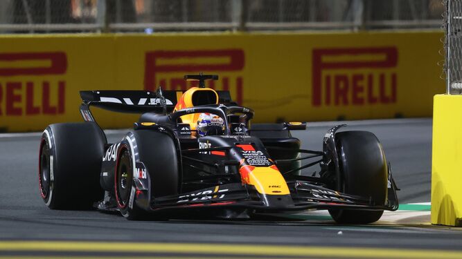 El Red Bull de Verstappen, en el circuito de Arabia.