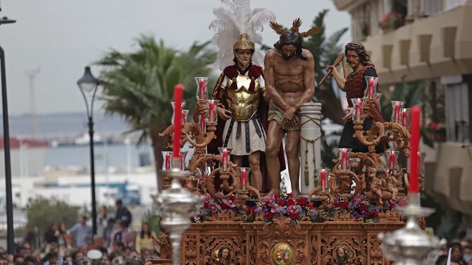 Desfile procesional de La Columna en Algeciras.