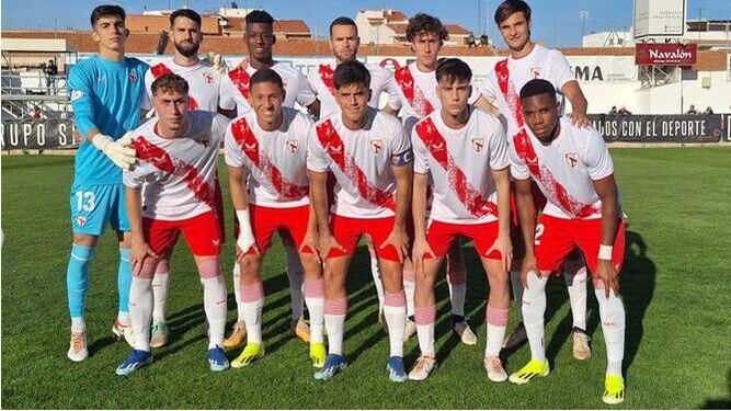 Formación inicial del Sevilla Atlético en su partido con el Yeclano