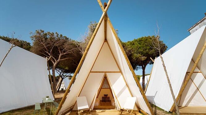 Kampaoh te propone hacer 'glamping', una nueva forma de irte de camping en tres playas de Tarifa