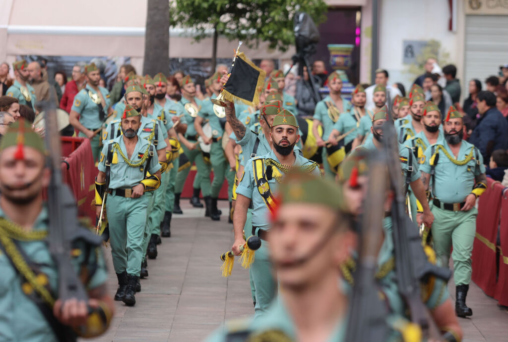 Fotos del Lunes Santo en Algeciras: Desfile de la Legi&oacute;n