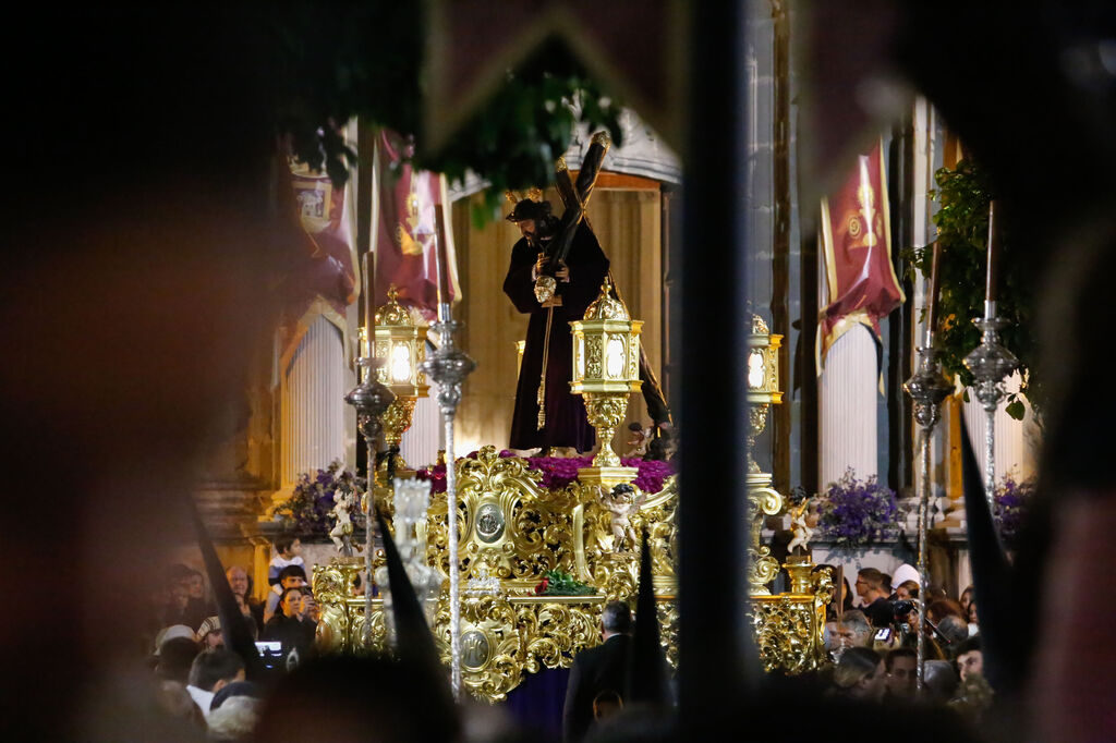 Fotos del Jueves Santo en Tarifa: Jes&uacute;s Nazareno y Mar&iacute;a Sant&iacute;sima de la Paz
