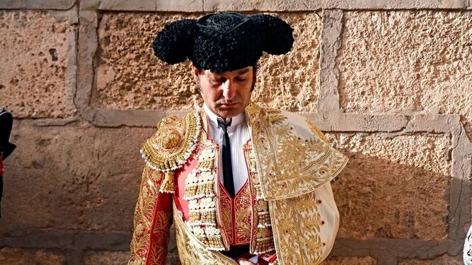 El traje de Morante emula el que llevaba Gallito en Talavera y el capote, el de la retirada de Guerrita.