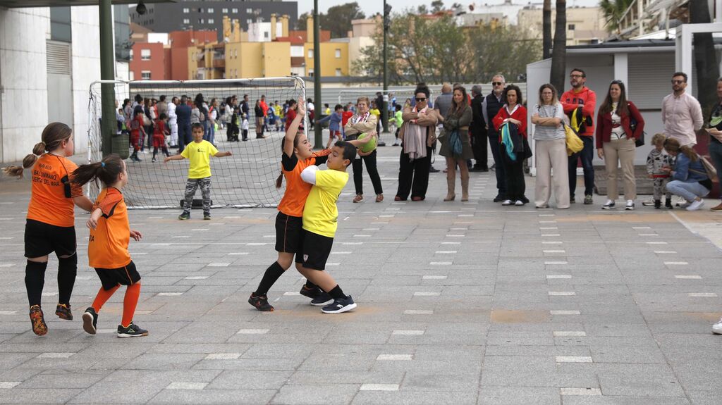 Las fotos de la jornada de balonmano calle