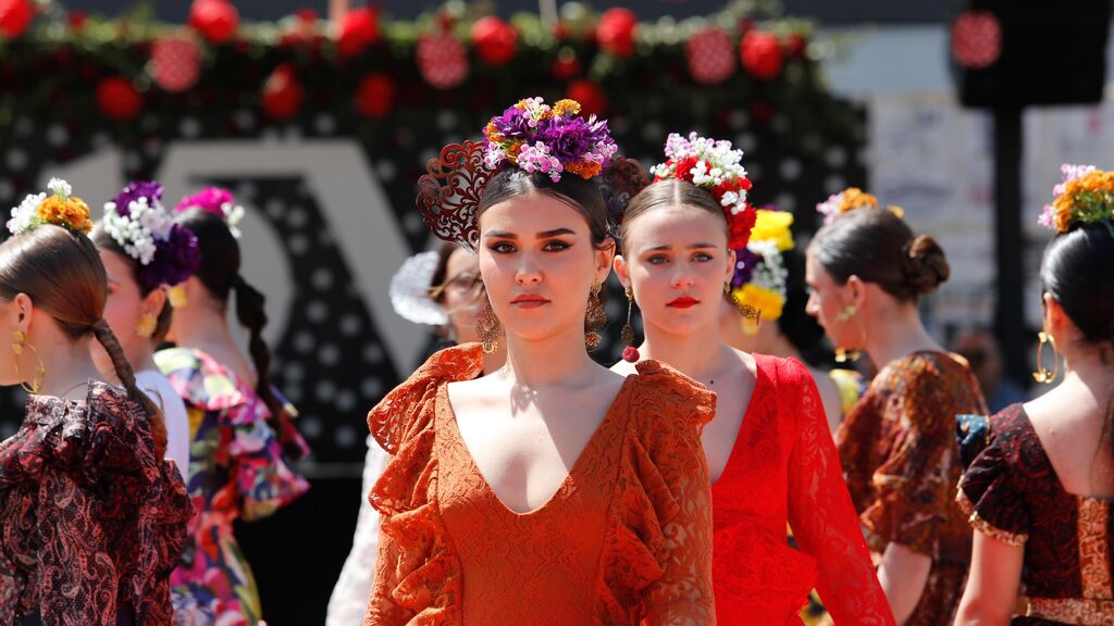 La pasarela de moda flamenca &lsquo;Pa Enferiarte&rsquo; de Los Barrios, en im&aacute;genes
