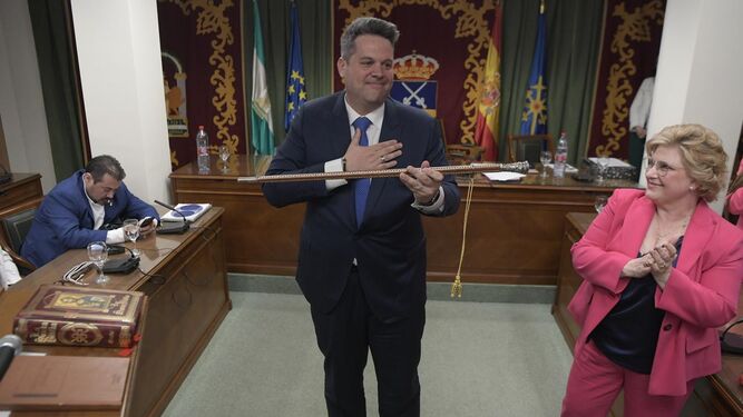 Porcel tras tomar posesión como nuevo alcalde de Maracena.