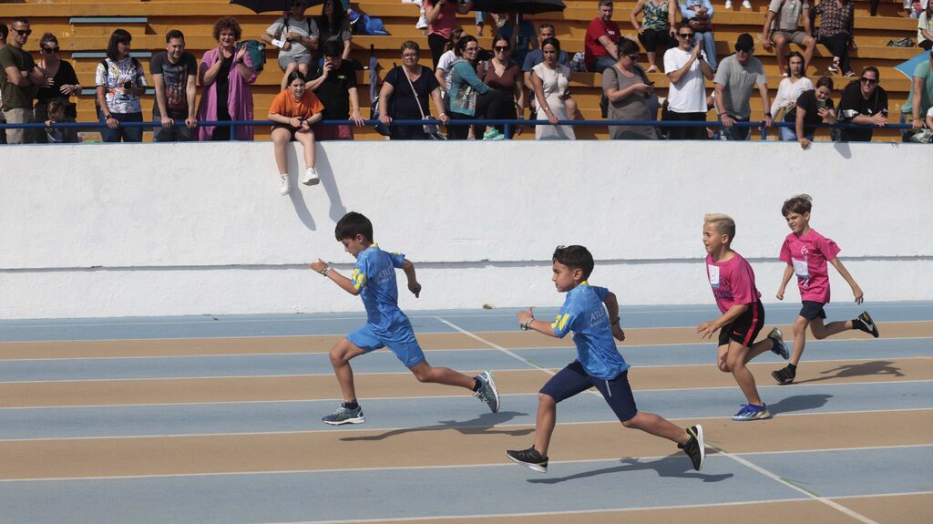 Las fotos de los juegos del atletismo en las pistas Enrique Talavera