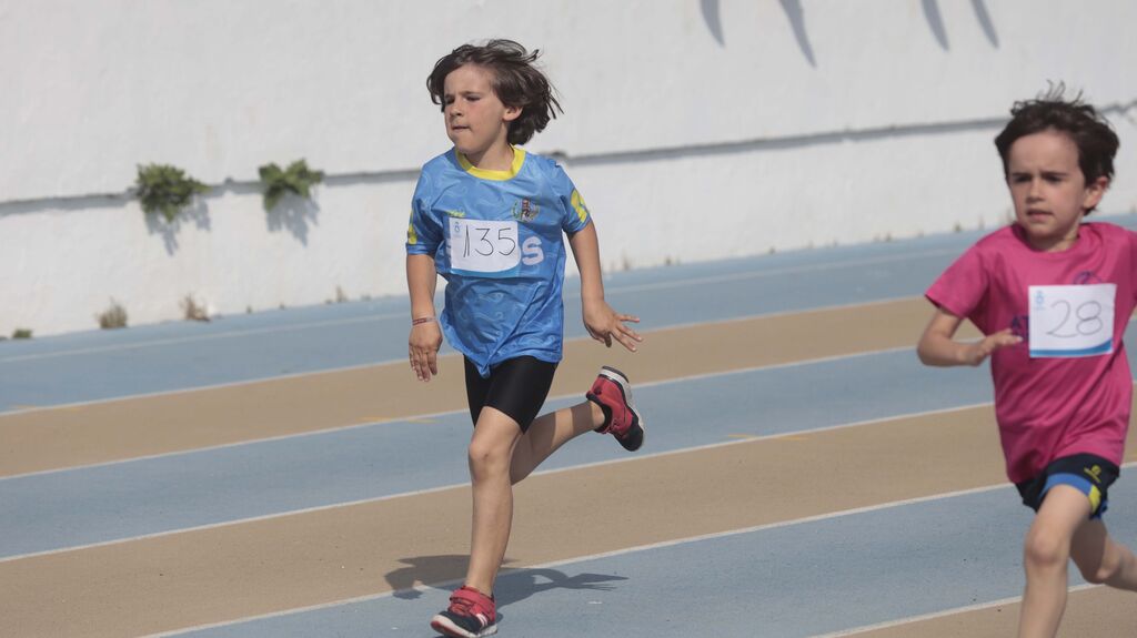 Las fotos de los juegos del atletismo en las pistas Enrique Talavera