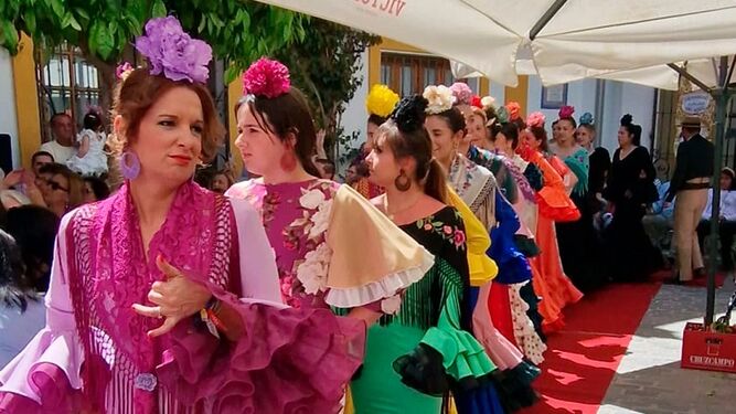Desfile solidario de moda flamenca.